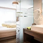Haus Fridolin 公寓 *